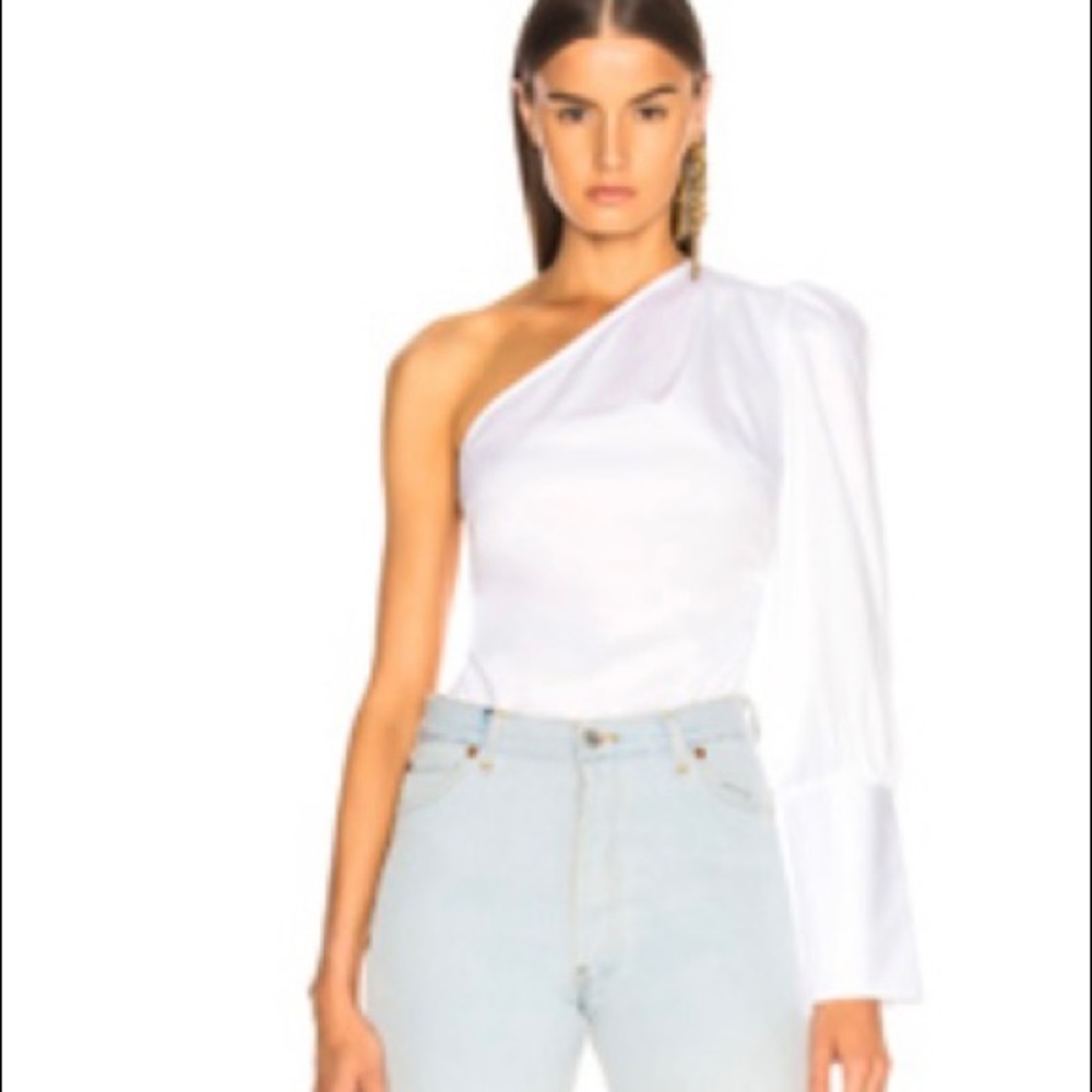 Maggie Marilyn white top